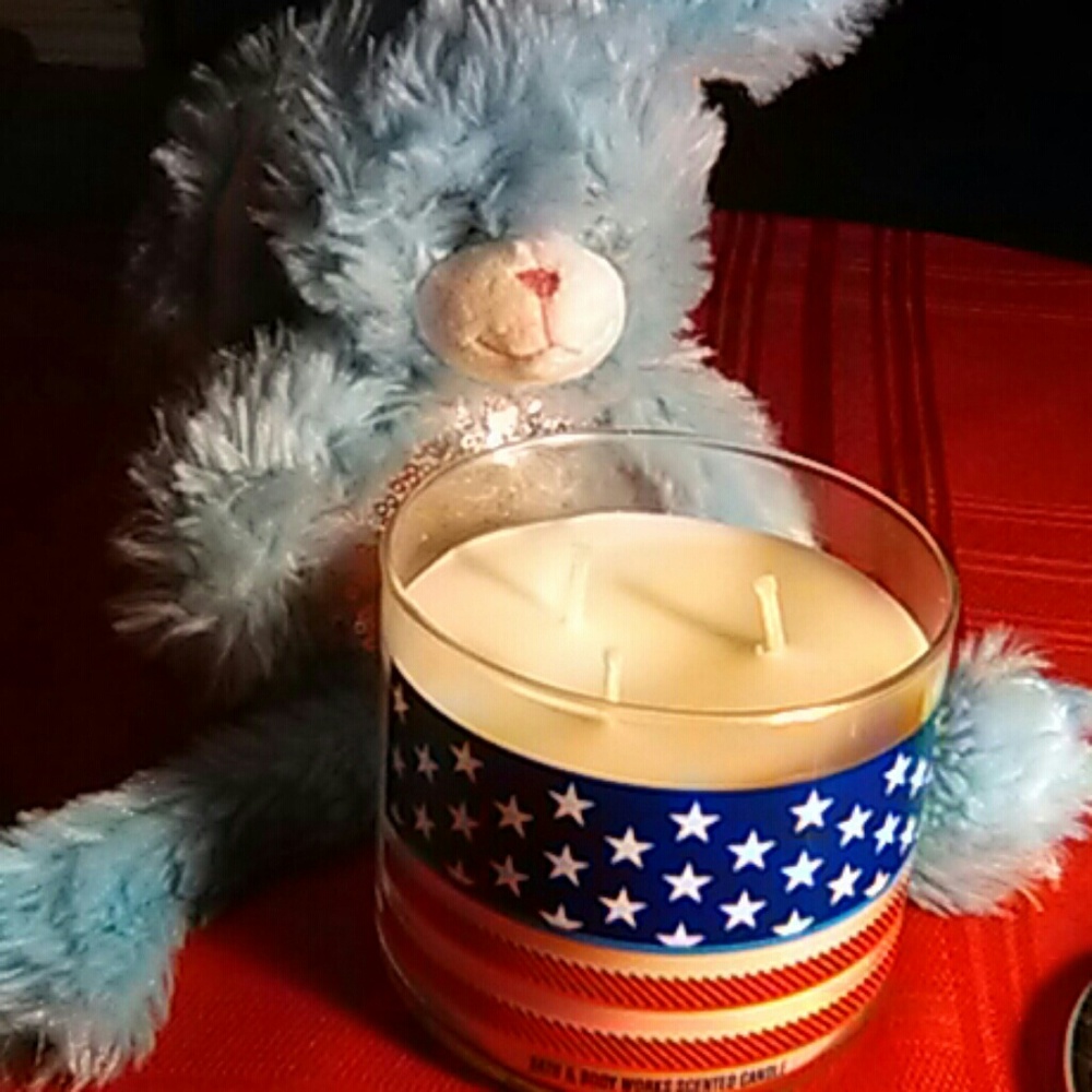 Firecracker Pop 3 wick scented candle